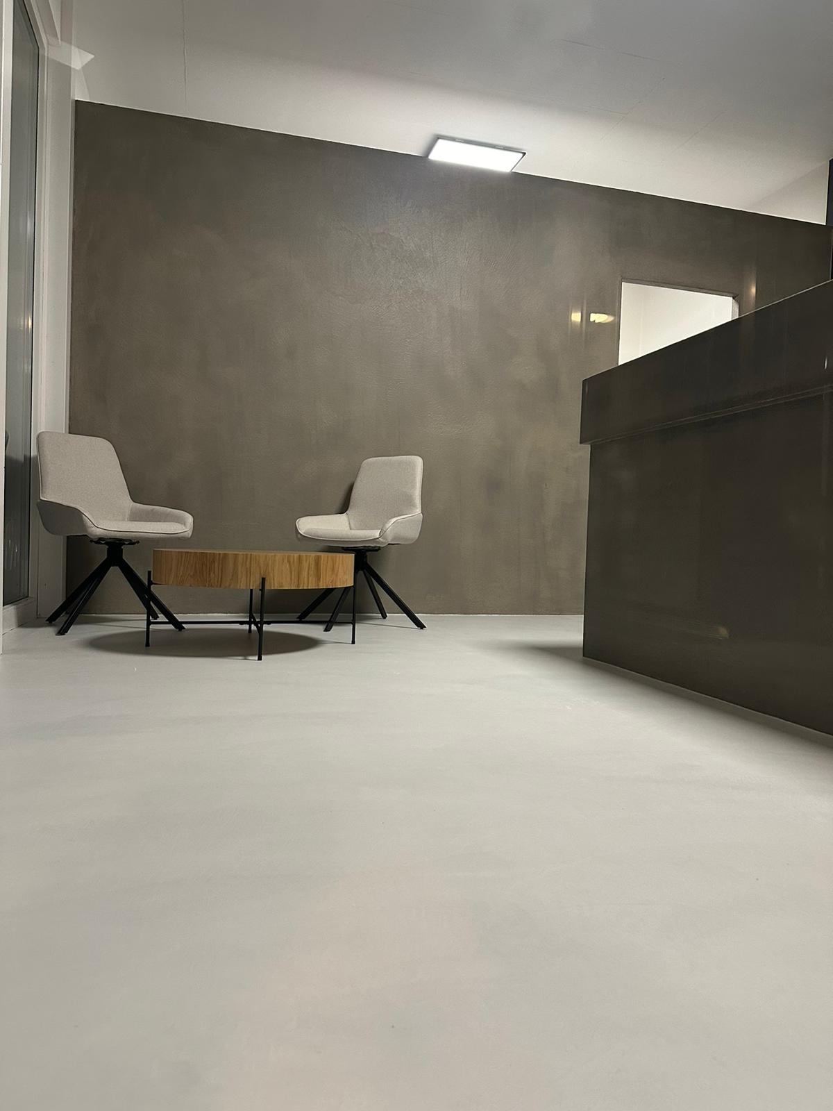 Espace de réception en béton ciré Micropox